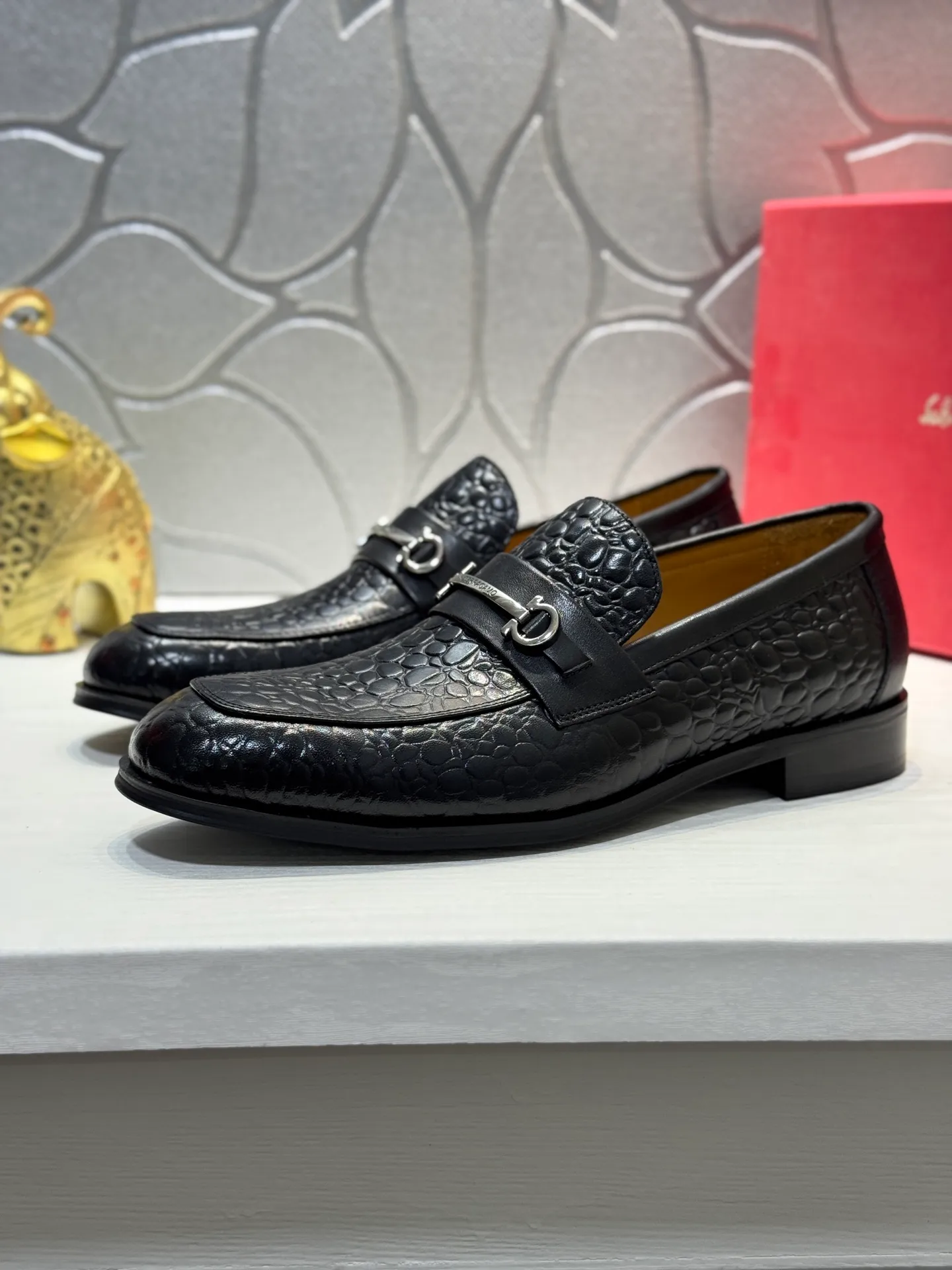 Men's men's shoes 💰480 [New style] 🐠🐠New Ferragamo [Ferragamo] top imported suit men's shoes 💯 Official website original copy, product materials: selected imported embossed calfskin + luxury hardware buckle accessories ~ imported water-dyed cow 🐂 leather lining. Strong three-dimensional visual effect, original combination outsole, multiple colors available😘 Size: 39-44 (customized at 45.46.47